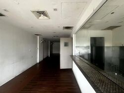 East Village (D16), Retail #579084041